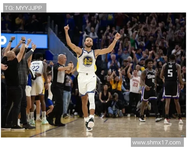 足球明星纷纷送上祝福庆祝库里成就的精彩瞬间